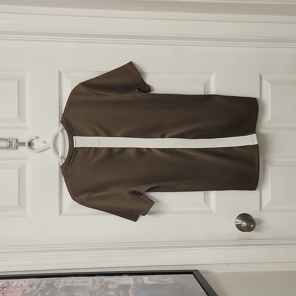 Brand New! BOOHOO MENS RIBBED STRIPE T SHIRT SIZE MEDIUM - Picture 3 of 3